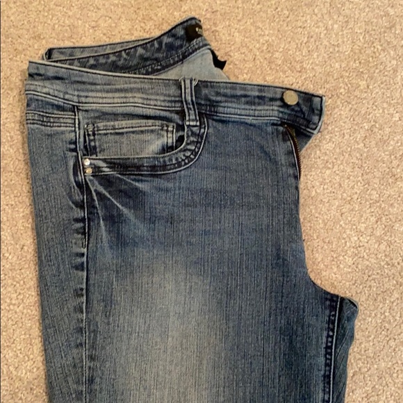 White House Black Market Blanc 12 - Picture 2 of 4